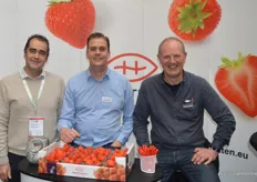 Johan Van Alphen with Special Fruit dropped by the stand at Coöperatie Hoogstraten where Marcel Biemans and Peter Rombouts handed out strawberries and shared the latest state of affairs in the strawberry market with interested parties
